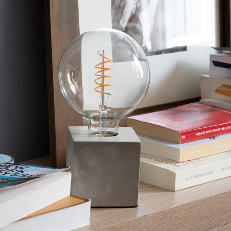 Ampoule LED G125, culot E27, 4W cons. (28W eq.), lumière blanc chaud
