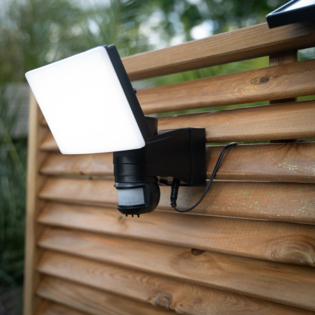 Projecteur mural solaire LED IP44  à détection de mouvement, 1000 Lumens, Blanc froid