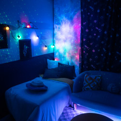 Veilleuse projecteur LED Cosmolite, 5 modes de projection, enceinte Bluetooth intégrée, minuteur intégré, rechargeable USB