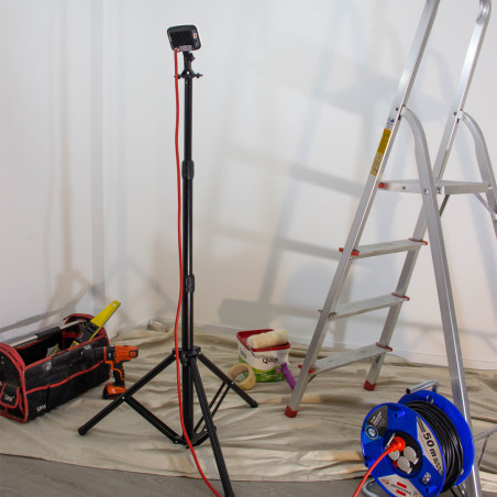 Projecteur de chantier secteur 230 V Trépied 1 tête 20W 1600 LM 6500 K Projection 40 M IP 44