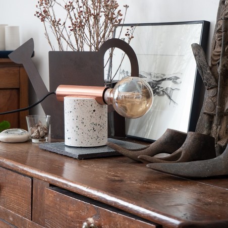 Lampe à poser ÉCLIPSE en terrazzo & métal cuivré, culot E27